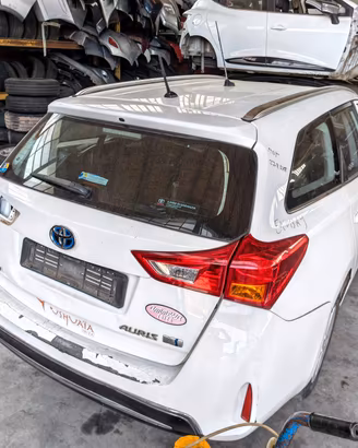 TOYOTA AURIS HYBRID RICAMBI USATI GARANTITI