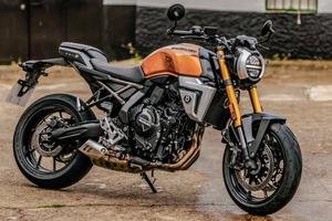 Suzuki GSX-8T