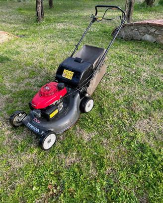 Tagliaerba Honda trazionato mod. Izy GVC 160