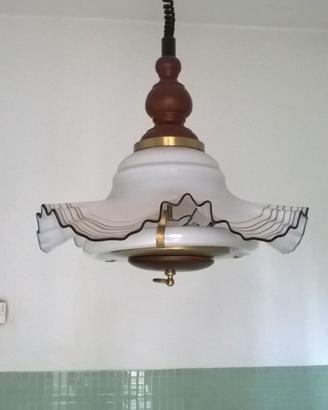 Graziosissima lampada vintage in vetro ondulato