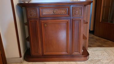 Mobile credenza in legno stile classico