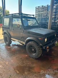 Suzuki samurai jeep