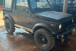 Suzuki samurai jeep