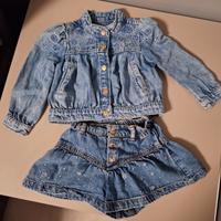 completo di jeans giacca e calzoncino