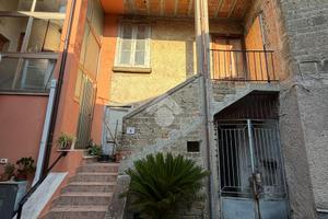 CASA SEMINDIPENDENTE A CERVINARA