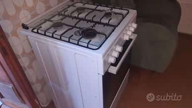 cucina elettrica con forno a gas ventilato