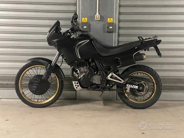 Honda NX 650 Dominator del 1994
