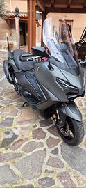 Yamaha tmax 560