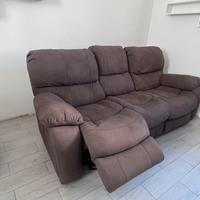 Divano 3 posti con pedana.