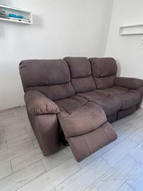 Divano 3 posti con pedana.