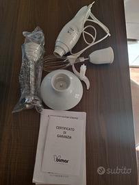 Frullatore elettrico Bimar con alcuni accessori 