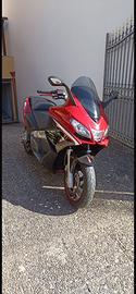 Aprilia srv 850