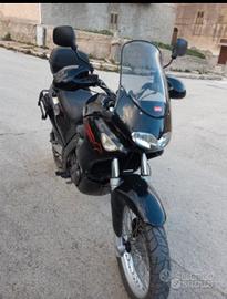 Aprililia Pegaso 650 iniezione  del 2004.