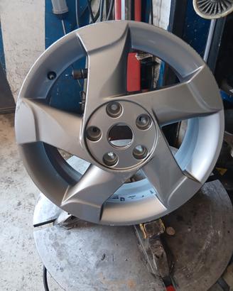 CERCHIO IN LEGA DA 16 DACIA DUSTER ORIGINALE 82008