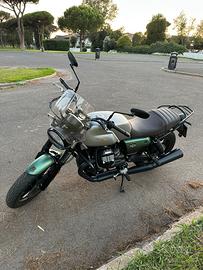 Moto Guzzi v7 Centenario