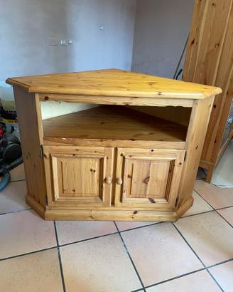 Angoliera in legno stile tirolese