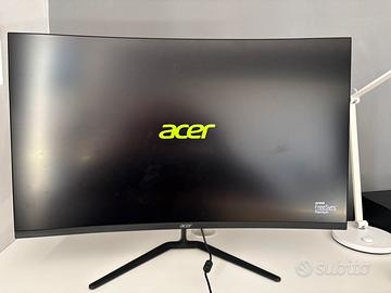 Monitor Acer curvo da 31,5 pollici