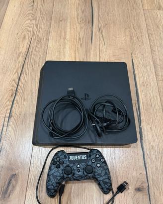 PS4 slim+Pad personalizzato Juve+ 7 giochi