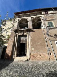 2 LOCALI A CIVITA CASTELLANA