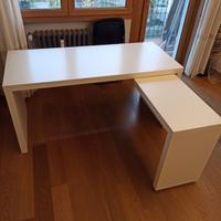 Scrivania Malm ikea con piano estraibile