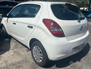 HYUNDAI I20 per ricambi usati