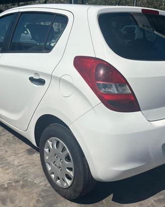 HYUNDAI I20 per ricambi usati