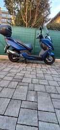 Scooter marca Kimco modello Gimko 300c c