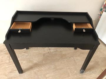 Scrittoio con cassetti