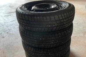 Pneumatici invernali 175/65 R15 T + cerchi