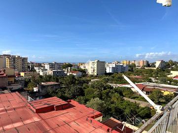 4 LOCALI A TORRE ANNUNZIATA
