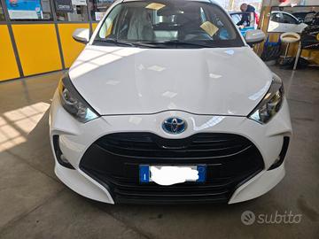 Toyota Yaris 1.5 Hybrid IVA ESPOSTA