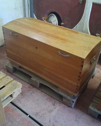 Baule Antico in Cipresso con Maniglie