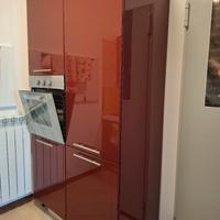 cucina con forno e piano cottura