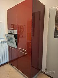 cucina con forno e piano cottura