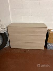 Comò a tre cassetti