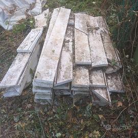 Travi, soglie in marmo con sgocciolatoio