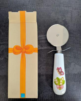 Thun - Tagliapizza con manico decorato