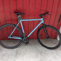 Bicicletta scatto fisso
