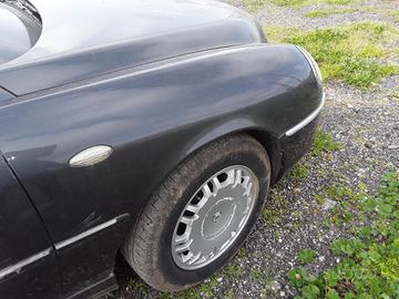 PARAFANGO ANTERIORE DESTRO LANCIA Thesis 1Â° Serie