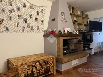 CASA SEMINDIPENDENTE A AMELIA