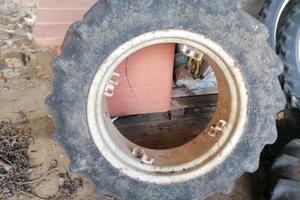 Ruote posteriori trattrice fiat 250 piccola