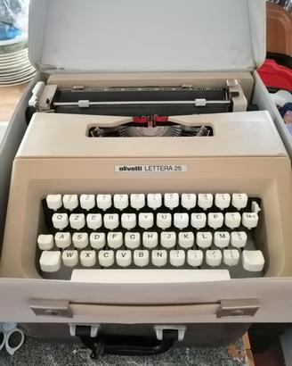 macchina da scrivere lettera 25