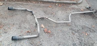 Scarico doppio diretto con terminale akrapovic