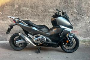 Honda Forza 750