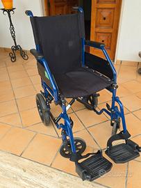 Sedia a rotelle pieghevole