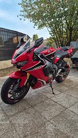 Honda CBR1000RR fireblade 