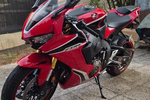 Honda CBR1000RR fireblade 