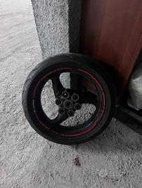 Ruota Monster 696