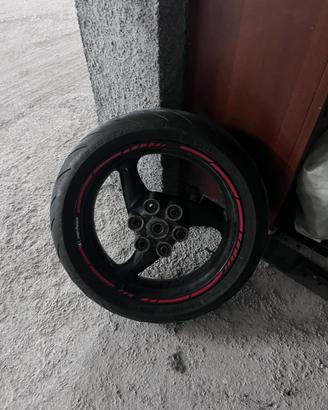 Ruota Monster 696