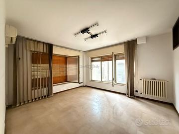 Ufficio a Modica (RG) - Modica Bassa